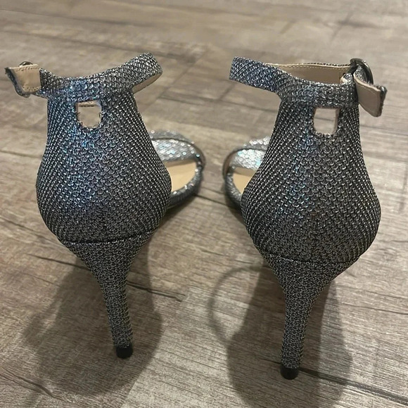 NWOB!! Stuart Weitzman - Nunakedstraight Strap Sandal Mid Heel Sandals - 4.5B - Picture 5 of 8